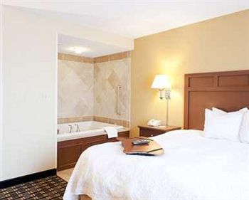Hotel Hampton & At The University Of Missouri
