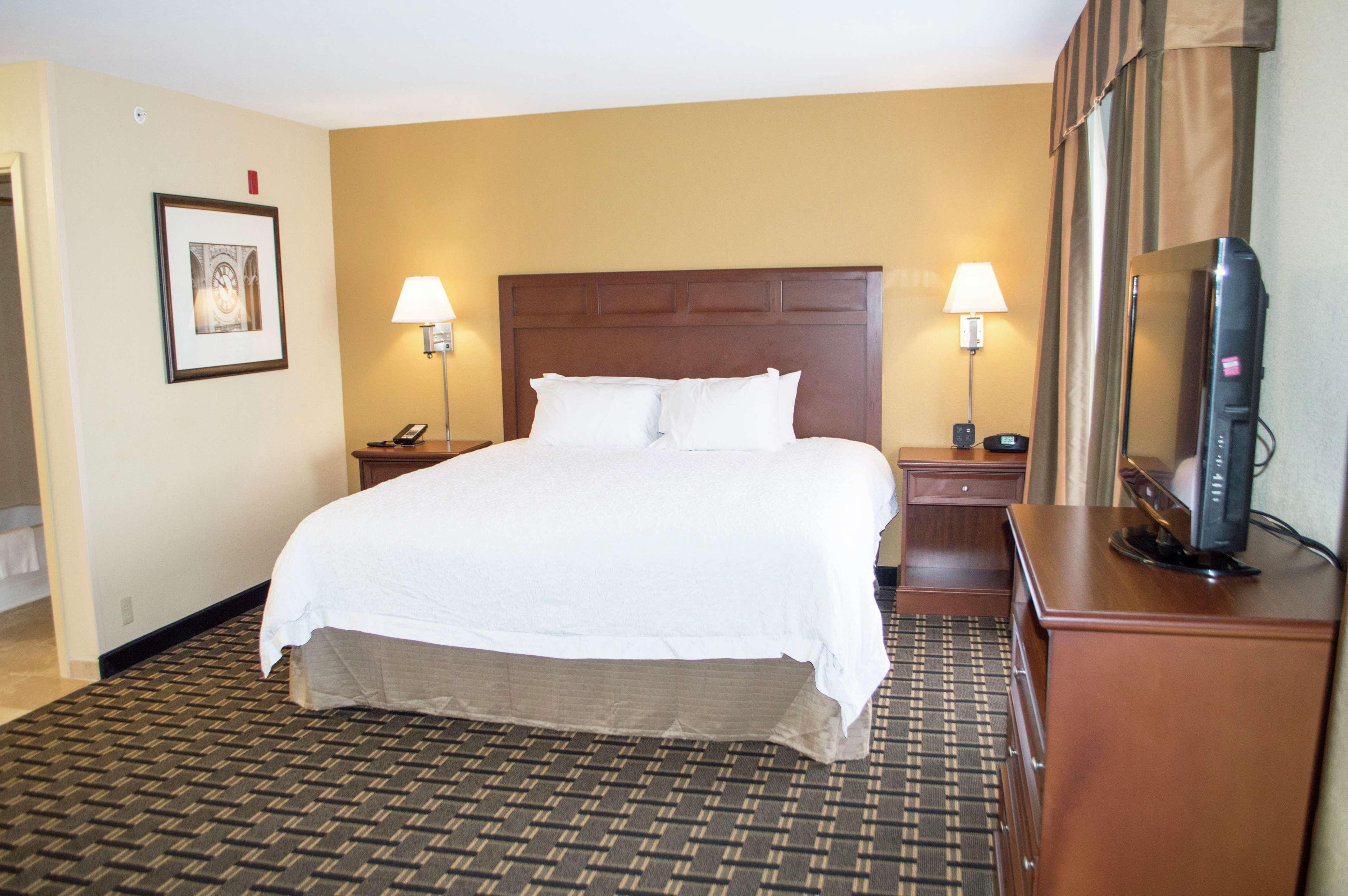 Hampton & At The University Of Missouri Hotel 3*